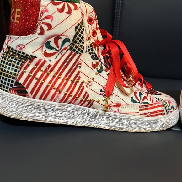 Nike 2015 Christmas Shoes - Picture 5 of 5